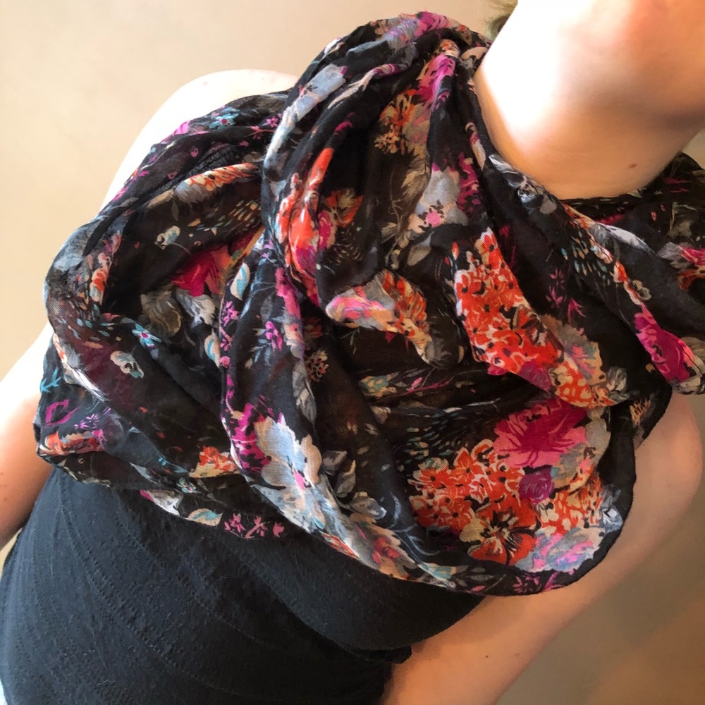 ‼️3/$18‼️ infinity scarf